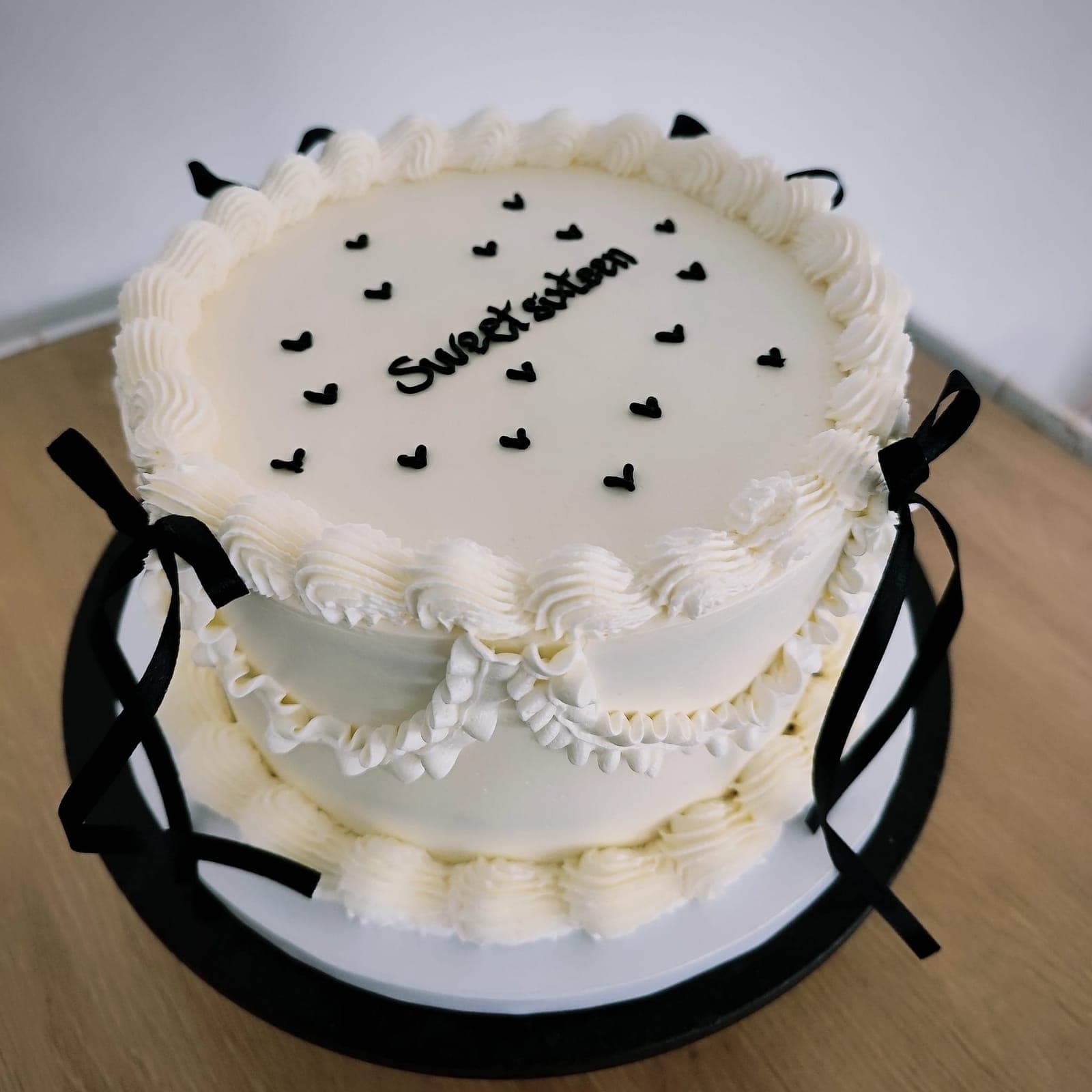 Bolo vintage em buttercream com detalhes delicados