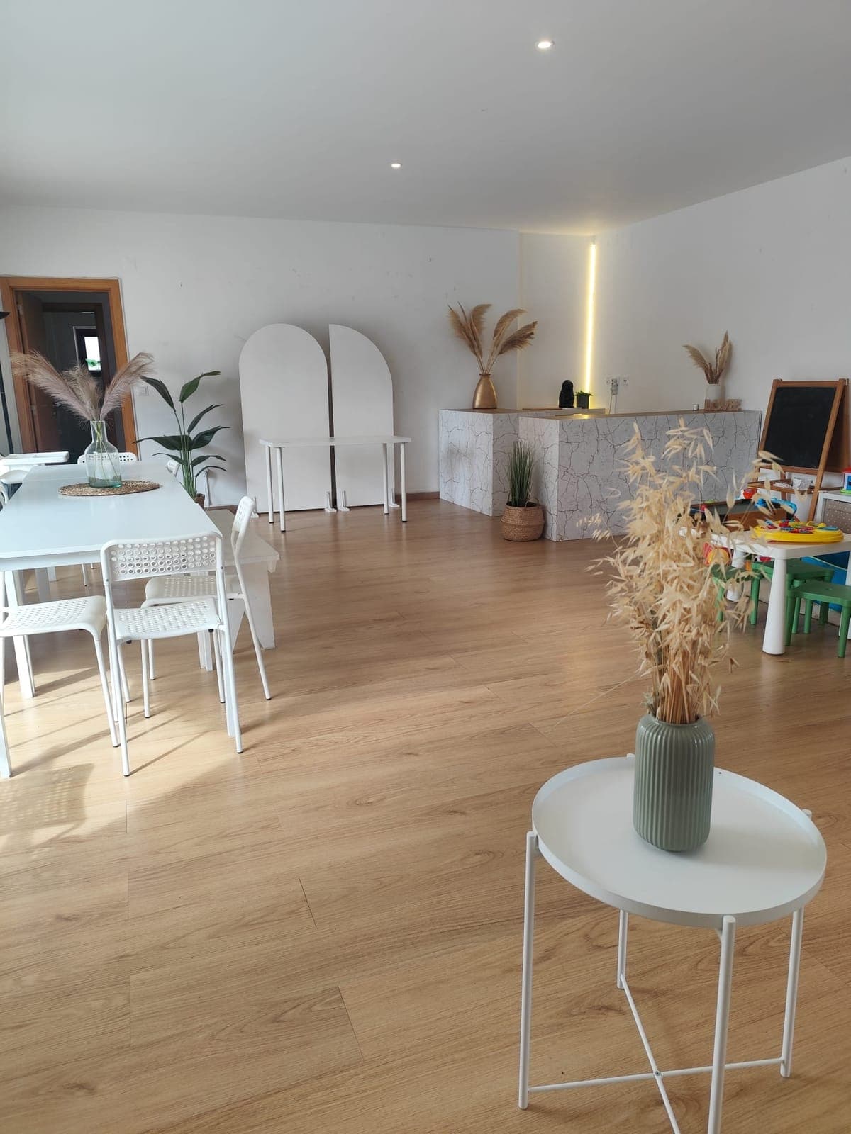 Espaço de festas da Pistaccio Cakes & Co. no Seixal (4)